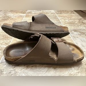 Birkenstock sandals sz 39 women’s 8 brown